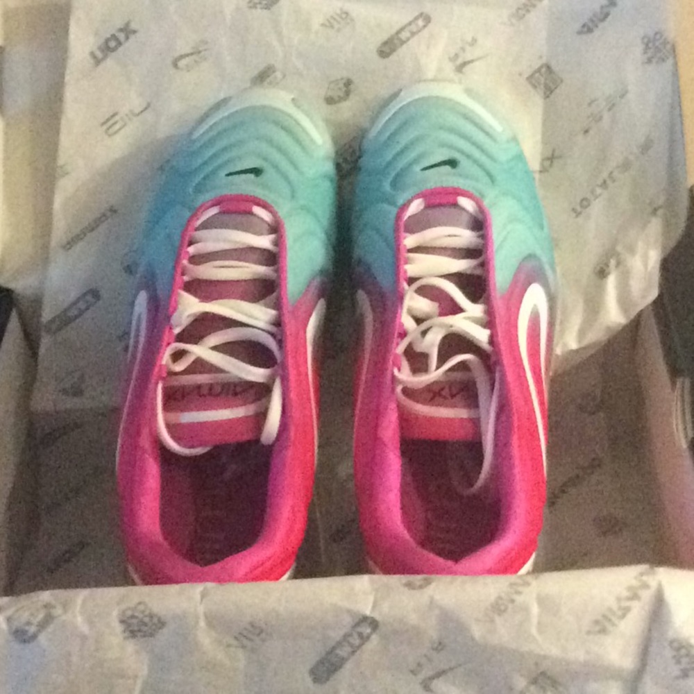 Ladies W AIR MAX 720 size 10